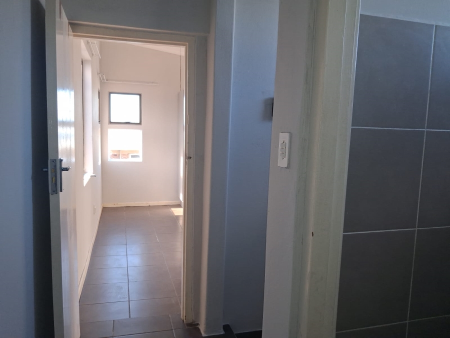 To Let 1 Bedroom Property for Rent in Quigney Eastern Cape